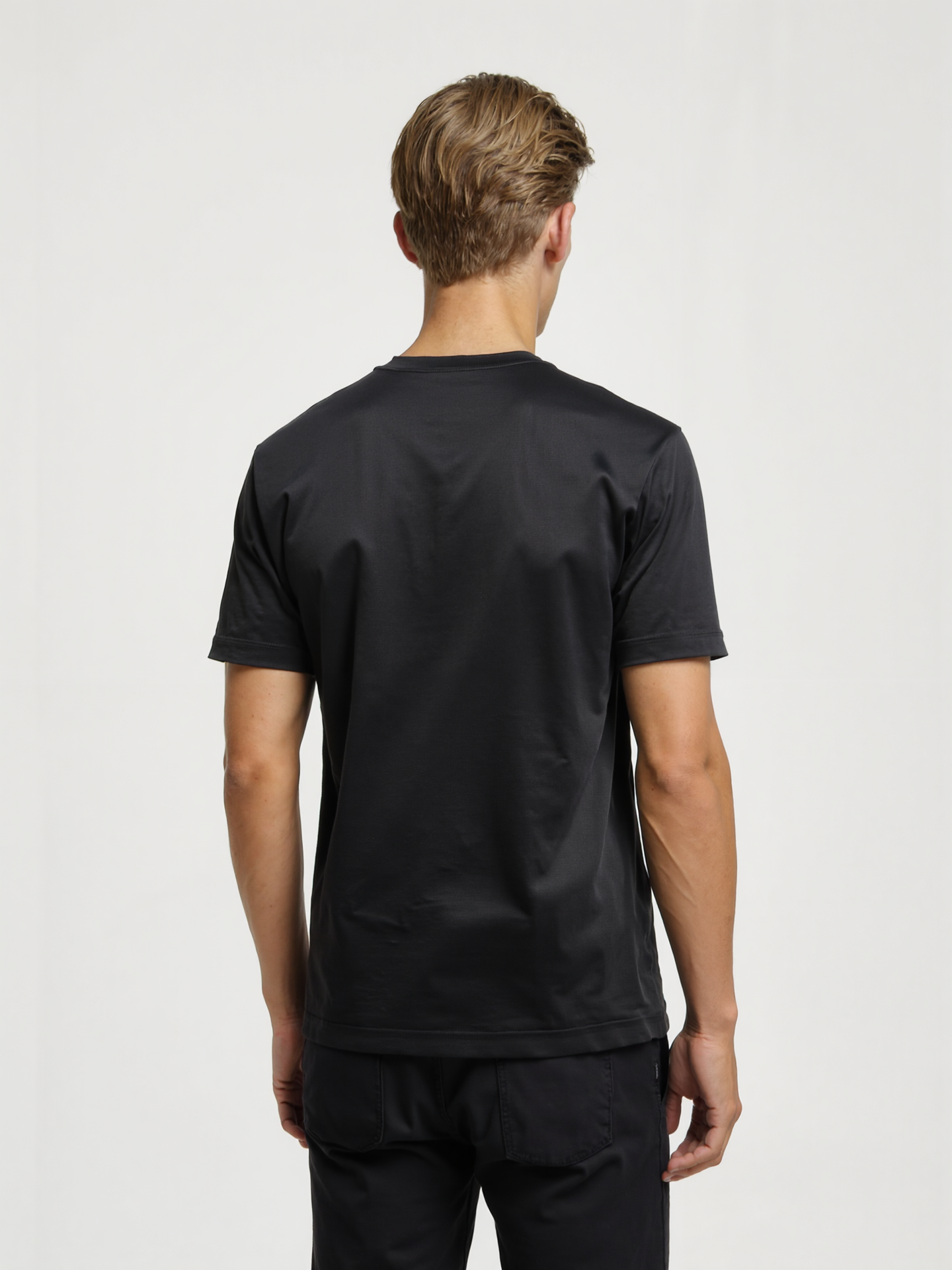 001 / OBSIDIAN BLACK