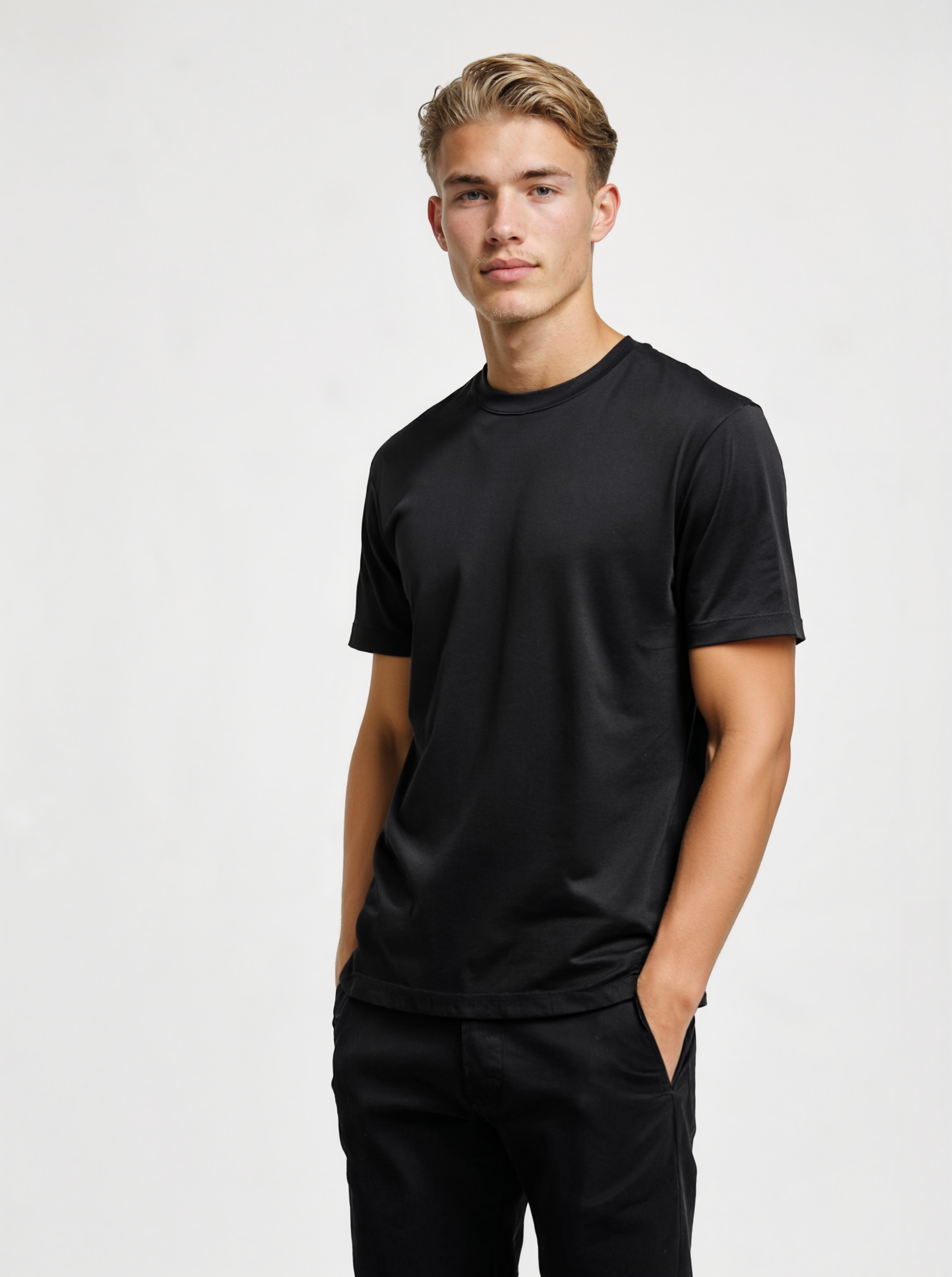 001 / OBSIDIAN BLACK