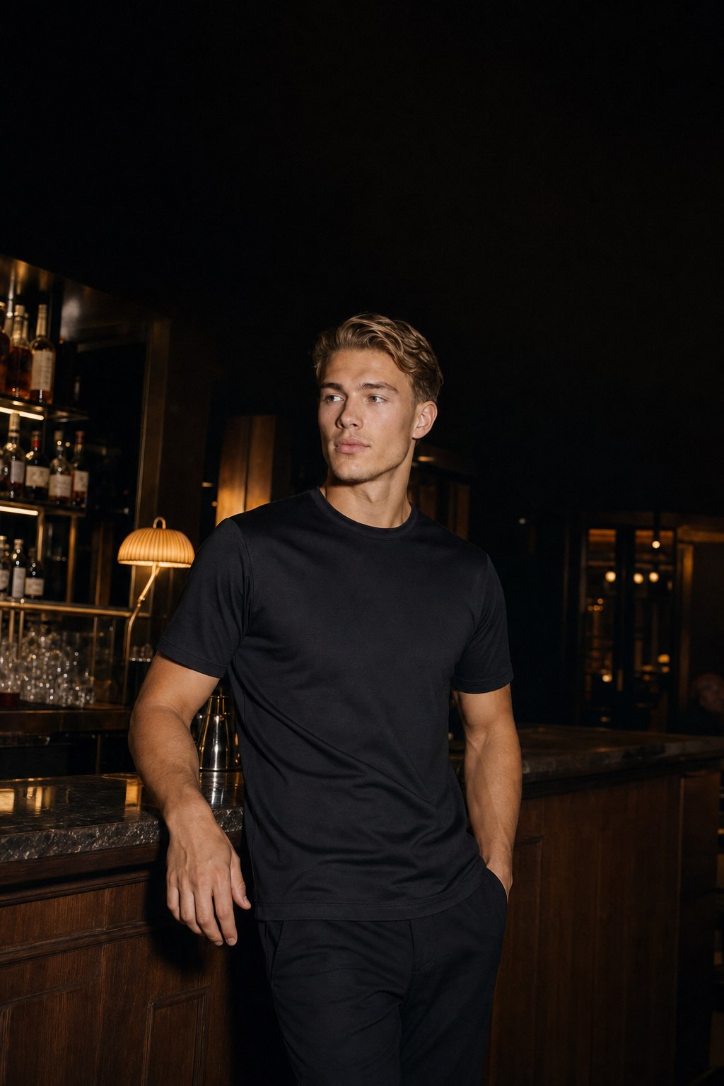 Zwart glans t-shirt heren, RARE SOCIETY Signature Tee in Obsidian Black